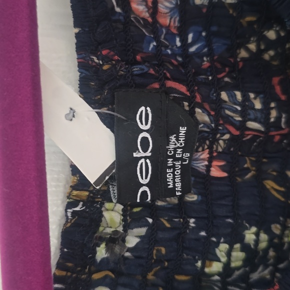 Bebe Navy Floral Women's Blouse, on Shoulders Or Off Ruffle 3/4 Sleeves L NWT - Picture 4 of 6